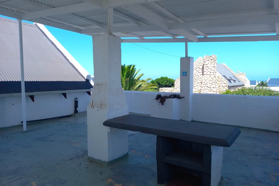 6 Bedroom Property for Sale in Jacobsbaai Western Cape